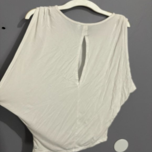 Fabletics- deep armhole top - Picture 7 of 10